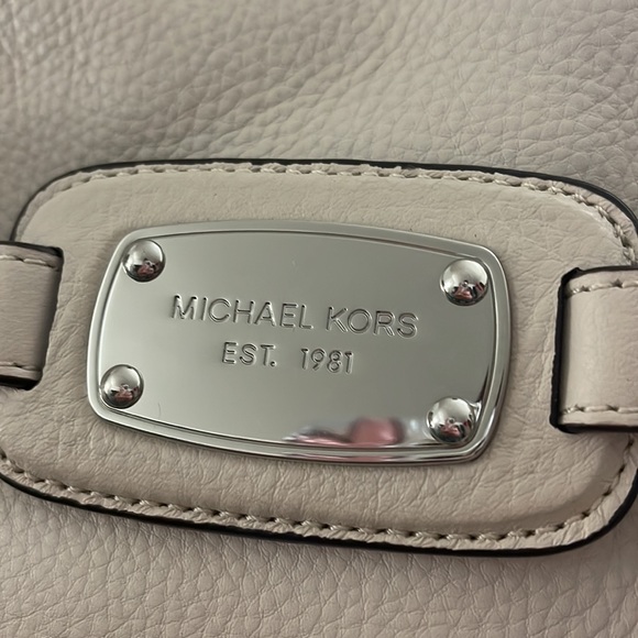 Michael Kors Hamilton Weekender - Picture 6 of 7